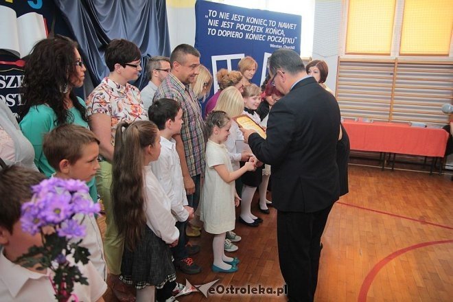Zakończenie roku szkolnego SP nr 5 [26.06.2015] - zdjęcie #11 - eOstroleka.pl