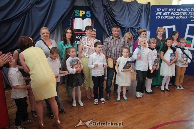 Zakończenie roku szkolnego SP nr 5 [26.06.2015] - zdjęcie #2 - eOstroleka.pl