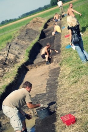 Prace archeologiczne przy średniowicznym grodzisku w Susku Nowym (24.06.09) - zdjęcie #3 - eOstroleka.pl