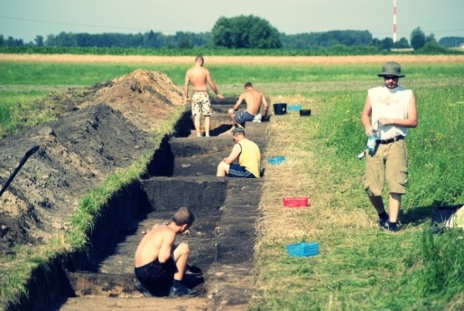 Prace archeologiczne przy średniowicznym grodzisku w Susku Nowym (24.06.09) - zdjęcie #5 - eOstroleka.pl