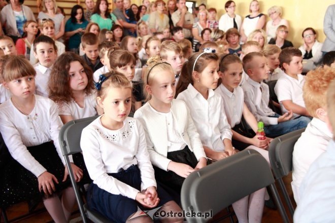 Zakończenie roku szkolnego w SP nr 1 w Ostrołęce [26.06.2015] - zdjęcie #10 - eOstroleka.pl