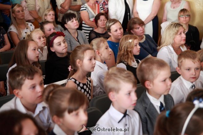 Zakończenie roku szkolnego w SP nr 1 w Ostrołęce [26.06.2015] - zdjęcie #13 - eOstroleka.pl