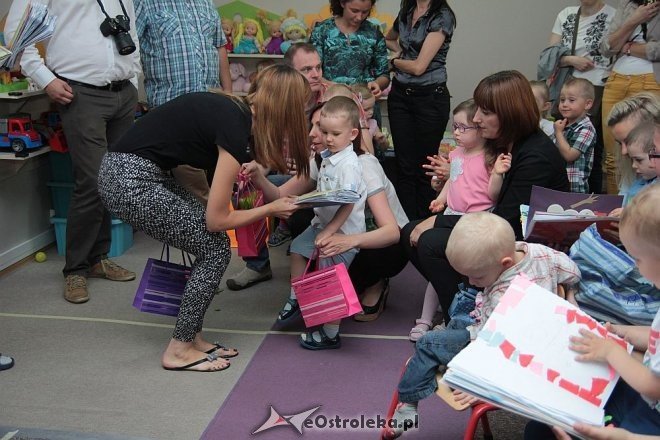 Zakończenie roku szkolnego w Punkcie Przedszkolnym Jaś i Małgosia [26.06.2015] - zdjęcie #30 - eOstroleka.pl