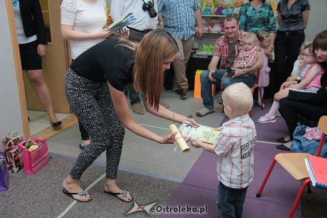 Zakończenie roku szkolnego w Punkcie Przedszkolnym Jaś i Małgosia [26.06.2015] - zdjęcie #25 - eOstroleka.pl