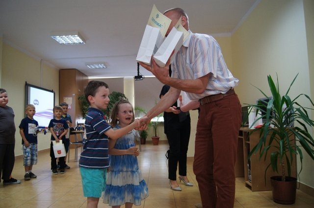 Olszewo-Borki: Zakończenie cyklu warsztatów z robotyki RoboKids - zdjęcie #9 - eOstroleka.pl