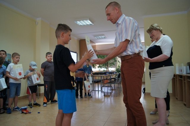 Olszewo-Borki: Zakończenie cyklu warsztatów z robotyki RoboKids - zdjęcie #7 - eOstroleka.pl