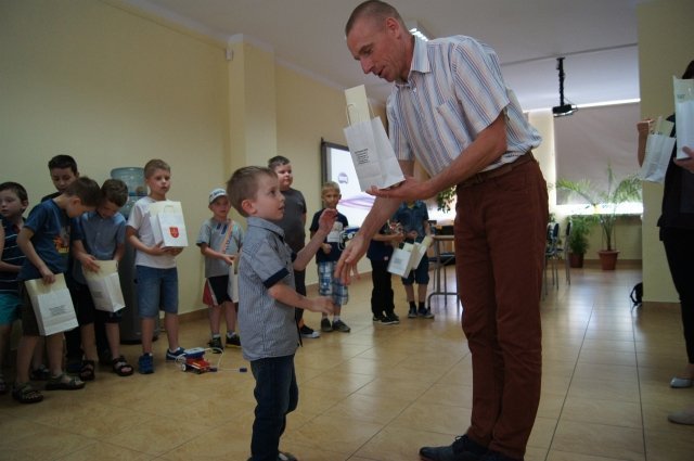 Olszewo-Borki: Zakończenie cyklu warsztatów z robotyki RoboKids - zdjęcie #6 - eOstroleka.pl