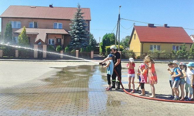 Za nami pierwszy tydzień półkolonii w Klubie Lokator [03.07.2015] - zdjęcie #27 - eOstroleka.pl