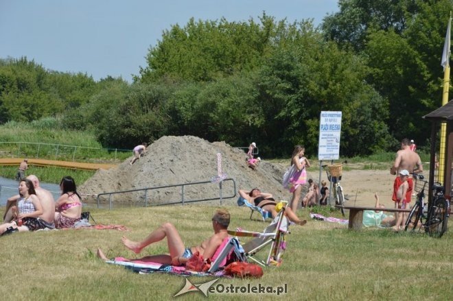 Ostrołęczanie na plaży miejskiej [04.07.2015] - zdjęcie #26 - eOstroleka.pl