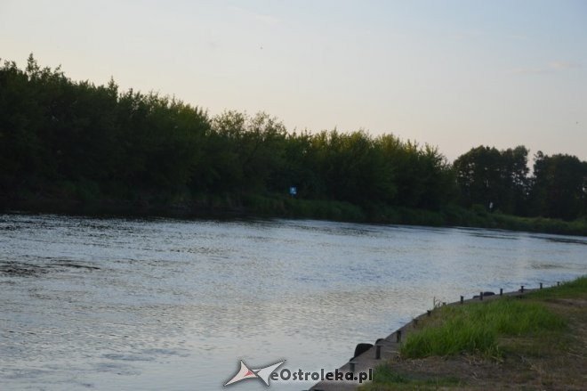 Niski stan wody w rzece Narew [10.07.2015] - zdjęcie #4 - eOstroleka.pl