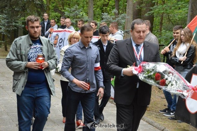 Obchody 72. rocznicy rzezi wołyńskiej [11.07.2015] - zdjęcie #16 - eOstroleka.pl