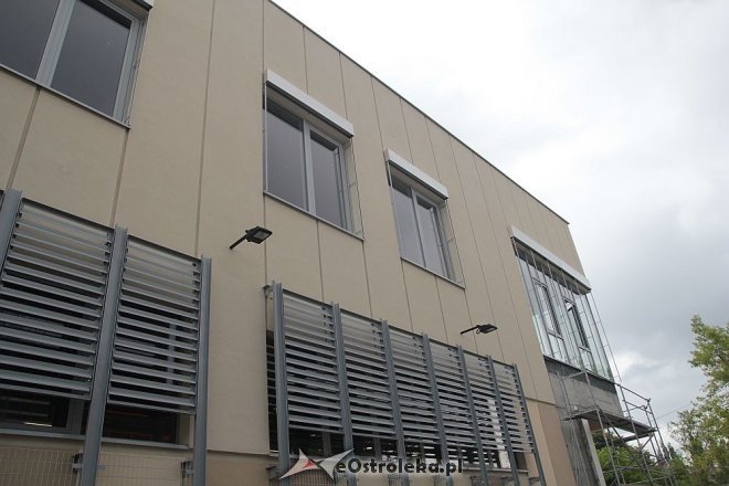 Budowa hali targowej na finiszu. Za kilka tygodni zrobimy w niej zakupy [13.07.2015] - zdjęcie #7 - eOstroleka.pl