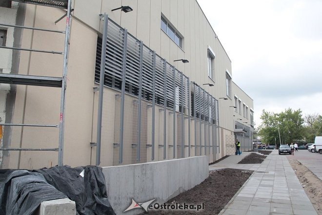 Budowa hali targowej na finiszu. Za kilka tygodni zrobimy w niej zakupy [13.07.2015] - zdjęcie #3 - eOstroleka.pl