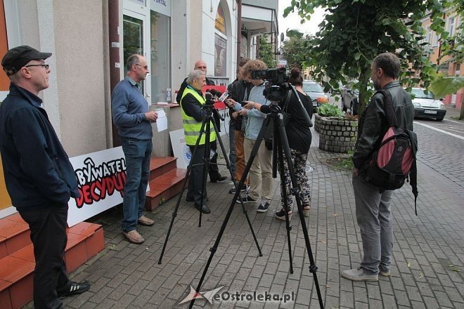 Ostrołęka: Domagali się promocji referendum o JOW-ach [14.07.2015] - zdjęcie #15 - eOstroleka.pl