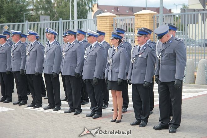 Ostrołęka: Miejskie obchody święta policji. 70 mundurowych awansowano na wyższe stopnie [23.07.2015] - zdjęcie #3 - eOstroleka.pl