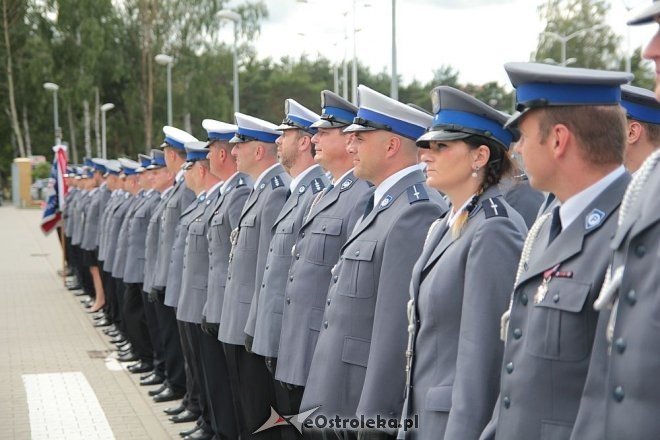 Ostrołęka: Miejskie obchody święta policji. 70 mundurowych awansowano na wyższe stopnie [23.07.2015] - zdjęcie #9 - eOstroleka.pl