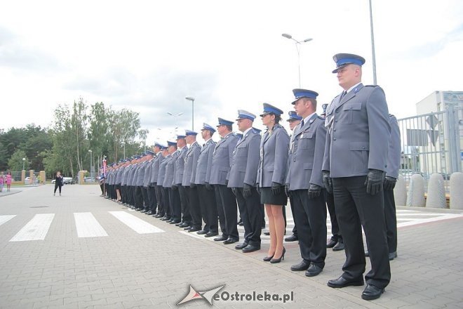 Ostrołęka: Miejskie obchody święta policji. 70 mundurowych awansowano na wyższe stopnie [23.07.2015] - zdjęcie #12 - eOstroleka.pl