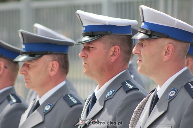 Ostrołęka: Miejskie obchody święta policji. 70 mundurowych awansowano na wyższe stopnie [23.07.2015] - zdjęcie #38 - eOstroleka.pl