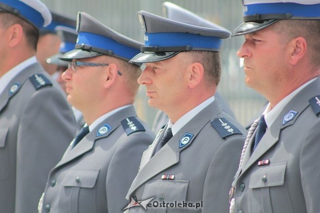 Ostrołęka: Miejskie obchody święta policji. 70 mundurowych awansowano na wyższe stopnie [23.07.2015] - zdjęcie #39 - eOstroleka.pl