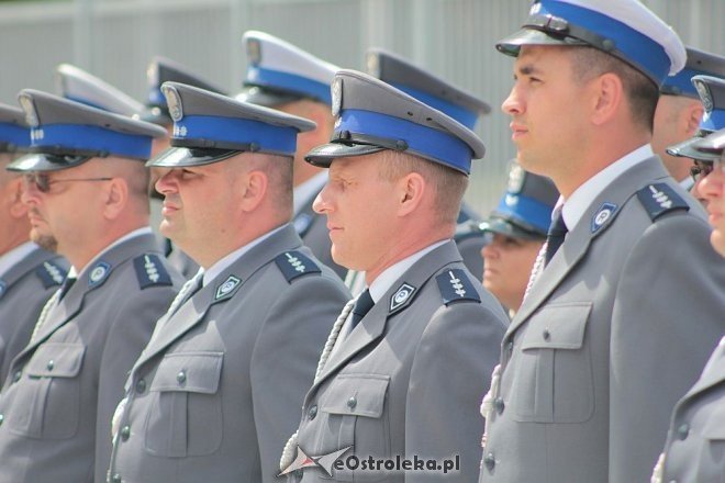 Ostrołęka: Miejskie obchody święta policji. 70 mundurowych awansowano na wyższe stopnie [23.07.2015] - zdjęcie #42 - eOstroleka.pl