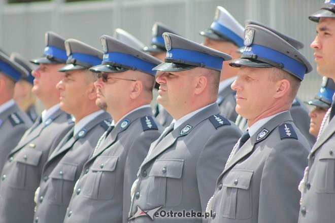 Ostrołęka: Miejskie obchody święta policji. 70 mundurowych awansowano na wyższe stopnie [23.07.2015] - zdjęcie #43 - eOstroleka.pl