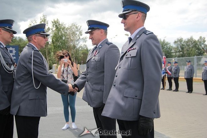 Ostrołęka: Miejskie obchody święta policji. 70 mundurowych awansowano na wyższe stopnie [23.07.2015] - zdjęcie #70 - eOstroleka.pl