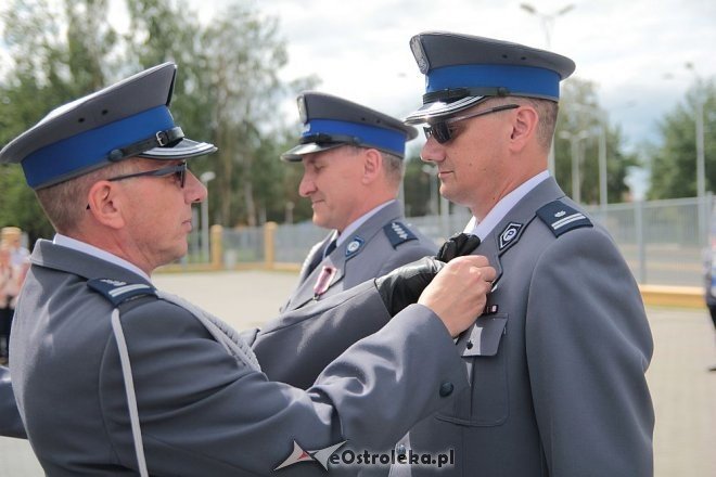 Ostrołęka: Miejskie obchody święta policji. 70 mundurowych awansowano na wyższe stopnie [23.07.2015] - zdjęcie #66 - eOstroleka.pl