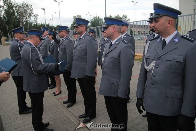 Ostrołęka: Miejskie obchody święta policji. 70 mundurowych awansowano na wyższe stopnie [23.07.2015] - zdjęcie #53 - eOstroleka.pl