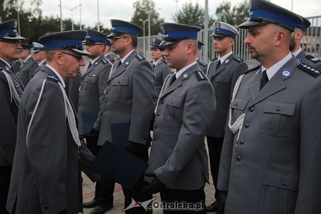 Ostrołęka: Miejskie obchody święta policji. 70 mundurowych awansowano na wyższe stopnie [23.07.2015] - zdjęcie #47 - eOstroleka.pl