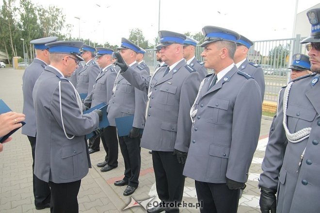 Ostrołęka: Miejskie obchody święta policji. 70 mundurowych awansowano na wyższe stopnie [23.07.2015] - zdjęcie #41 - eOstroleka.pl