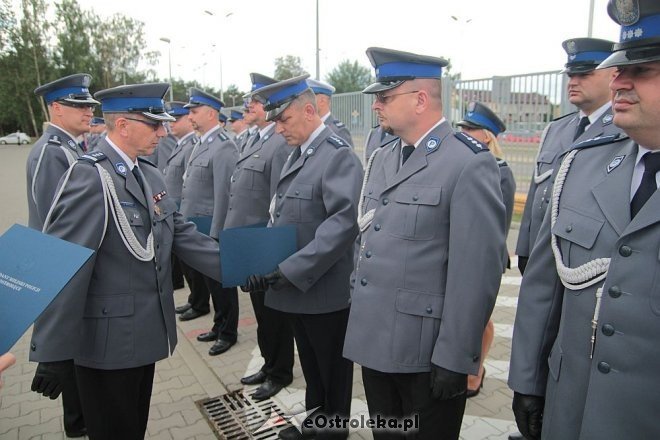 Ostrołęka: Miejskie obchody święta policji. 70 mundurowych awansowano na wyższe stopnie [23.07.2015] - zdjęcie #153 - eOstroleka.pl