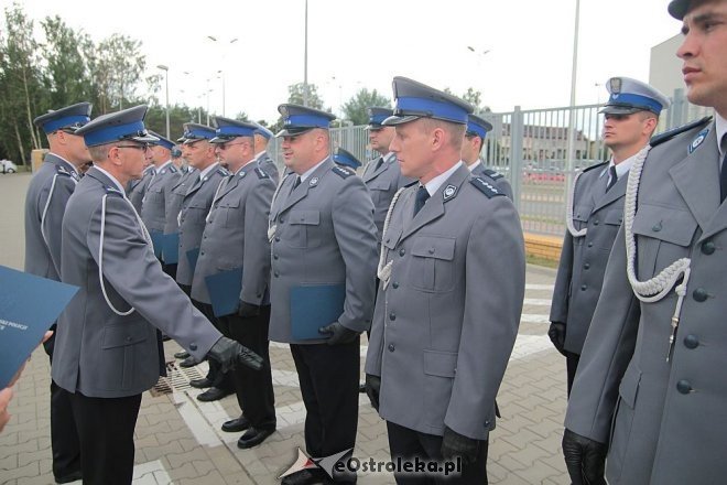 Ostrołęka: Miejskie obchody święta policji. 70 mundurowych awansowano na wyższe stopnie [23.07.2015] - zdjęcie #147 - eOstroleka.pl