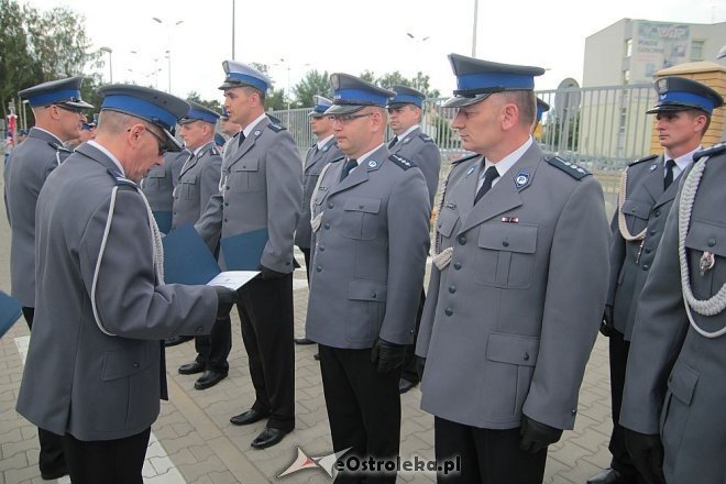 Ostrołęka: Miejskie obchody święta policji. 70 mundurowych awansowano na wyższe stopnie [23.07.2015] - zdjęcie #141 - eOstroleka.pl