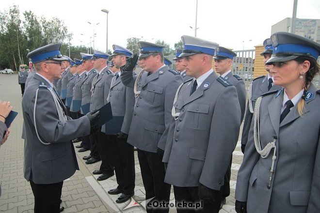 Ostrołęka: Miejskie obchody święta policji. 70 mundurowych awansowano na wyższe stopnie [23.07.2015] - zdjęcie #125 - eOstroleka.pl