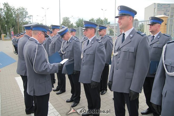 Ostrołęka: Miejskie obchody święta policji. 70 mundurowych awansowano na wyższe stopnie [23.07.2015] - zdjęcie #71 - eOstroleka.pl