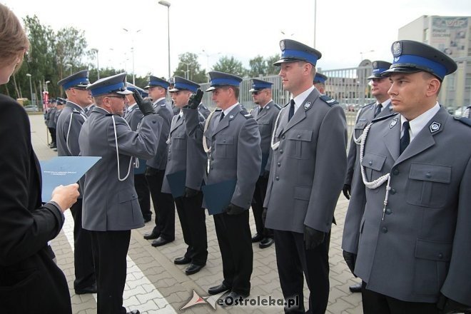 Ostrołęka: Miejskie obchody święta policji. 70 mundurowych awansowano na wyższe stopnie [23.07.2015] - zdjęcie #69 - eOstroleka.pl