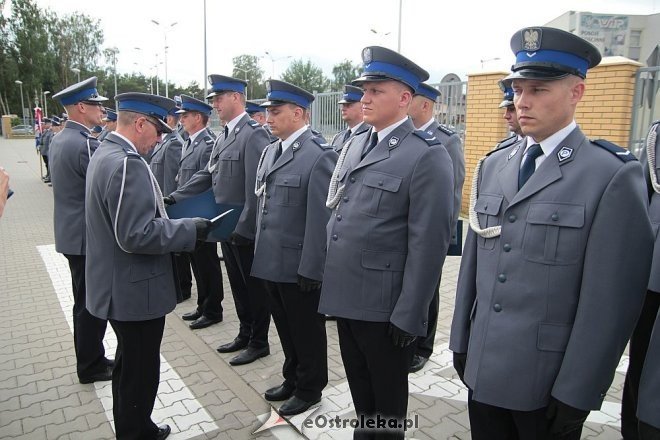 Ostrołęka: Miejskie obchody święta policji. 70 mundurowych awansowano na wyższe stopnie [23.07.2015] - zdjęcie #65 - eOstroleka.pl