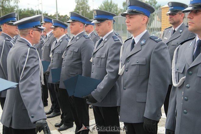 Ostrołęka: Miejskie obchody święta policji. 70 mundurowych awansowano na wyższe stopnie [23.07.2015] - zdjęcie #57 - eOstroleka.pl