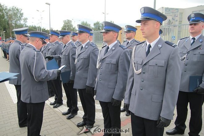 Ostrołęka: Miejskie obchody święta policji. 70 mundurowych awansowano na wyższe stopnie [23.07.2015] - zdjęcie #55 - eOstroleka.pl