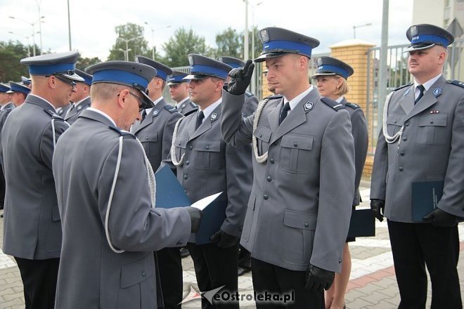 Ostrołęka: Miejskie obchody święta policji. 70 mundurowych awansowano na wyższe stopnie [23.07.2015] - zdjęcie #48 - eOstroleka.pl