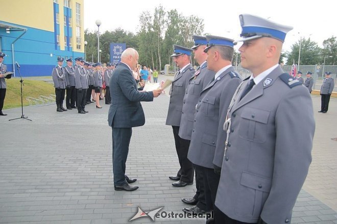 Ostrołęka: Miejskie obchody święta policji. 70 mundurowych awansowano na wyższe stopnie [23.07.2015] - zdjęcie #11 - eOstroleka.pl