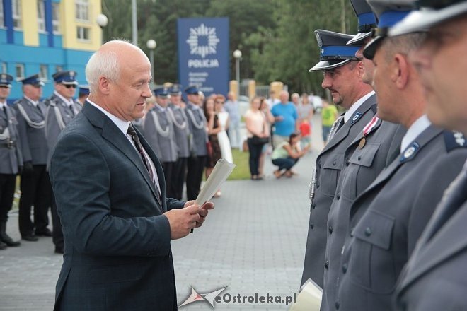 Ostrołęka: Miejskie obchody święta policji. 70 mundurowych awansowano na wyższe stopnie [23.07.2015] - zdjęcie #10 - eOstroleka.pl