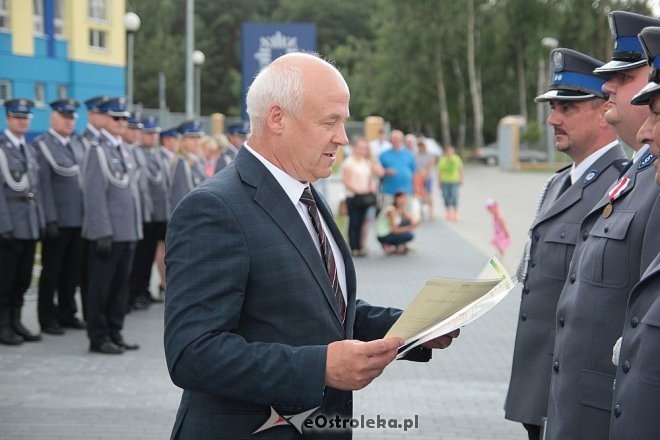 Ostrołęka: Miejskie obchody święta policji. 70 mundurowych awansowano na wyższe stopnie [23.07.2015] - zdjęcie #7 - eOstroleka.pl