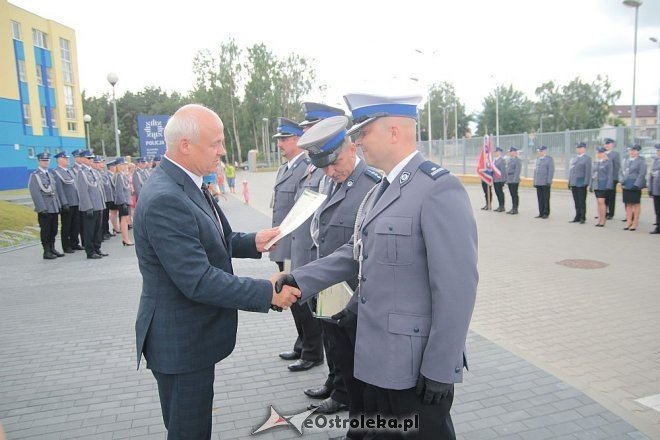 Ostrołęka: Miejskie obchody święta policji. 70 mundurowych awansowano na wyższe stopnie [23.07.2015] - zdjęcie #5 - eOstroleka.pl
