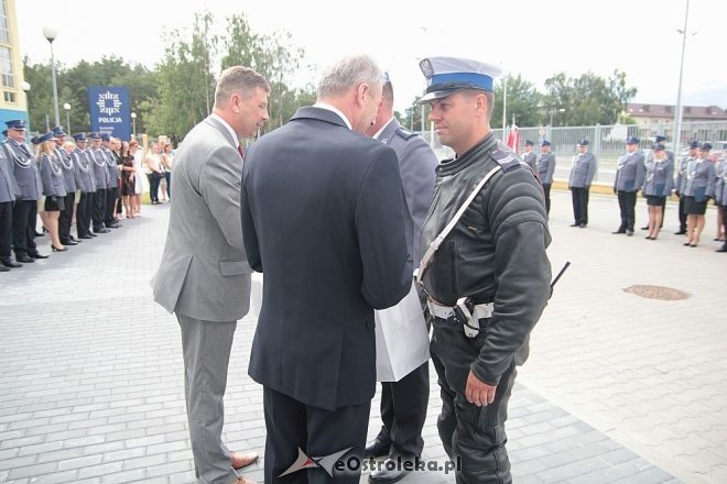 Ostrołęka: Miejskie obchody święta policji. 70 mundurowych awansowano na wyższe stopnie [23.07.2015] - zdjęcie #4 - eOstroleka.pl