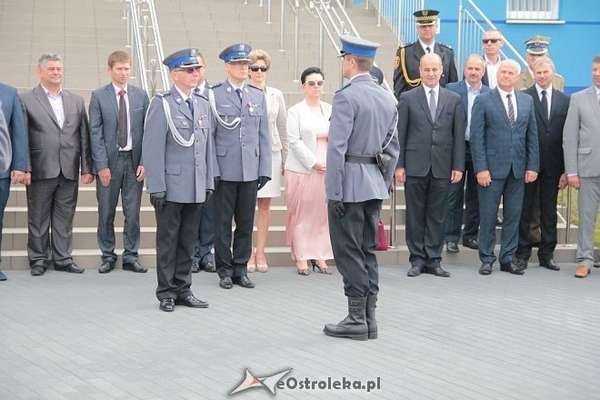 Ostrołęka: Miejskie obchody święta policji. 70 mundurowych awansowano na wyższe stopnie [23.07.2015] - zdjęcie #3 - eOstroleka.pl