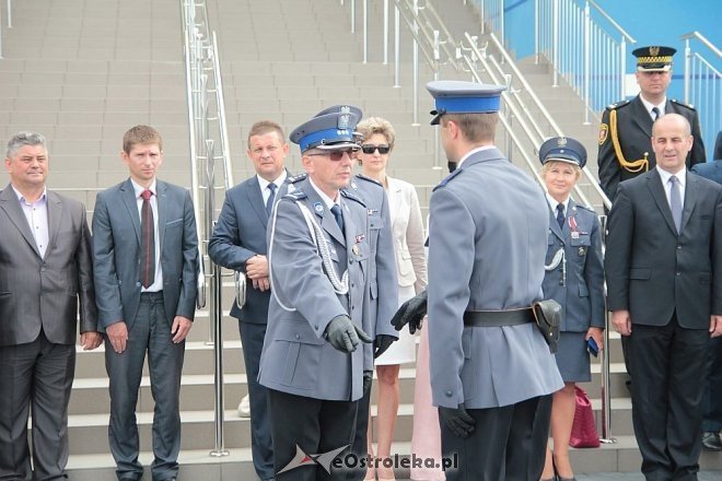 Ostrołęka: Miejskie obchody święta policji. 70 mundurowych awansowano na wyższe stopnie [23.07.2015] - zdjęcie #2 - eOstroleka.pl