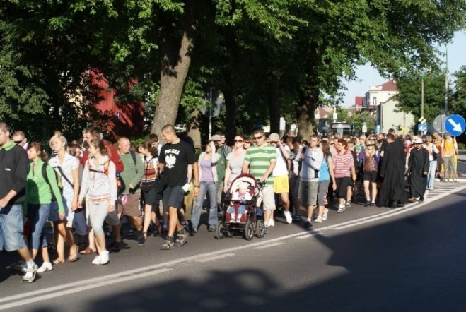 XXV Piesza Pielgrzymka do Częstochowy (01.08.09) - zdjęcie #36 - eOstroleka.pl
