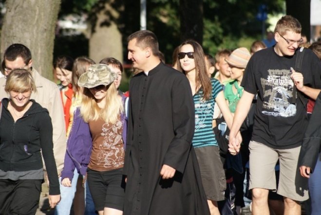 XXV Piesza Pielgrzymka do Częstochowy (01.08.09) - zdjęcie #34 - eOstroleka.pl