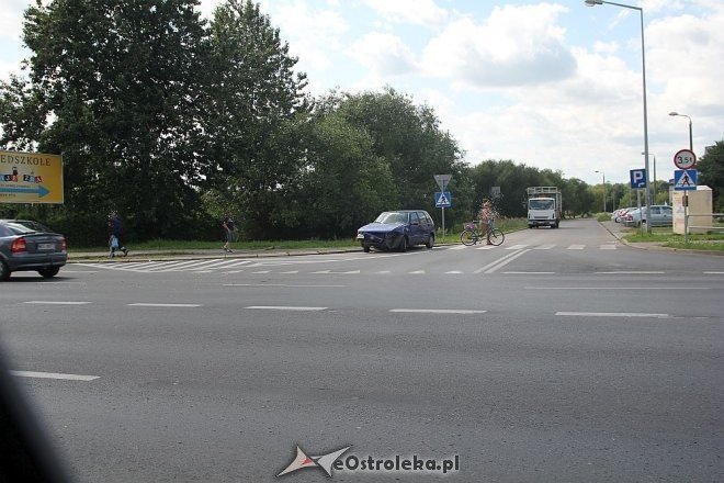 Ostrołęka: Kolizja dwóch osobówek przy 11 Listopada [29.07.2015] - zdjęcie #3 - eOstroleka.pl